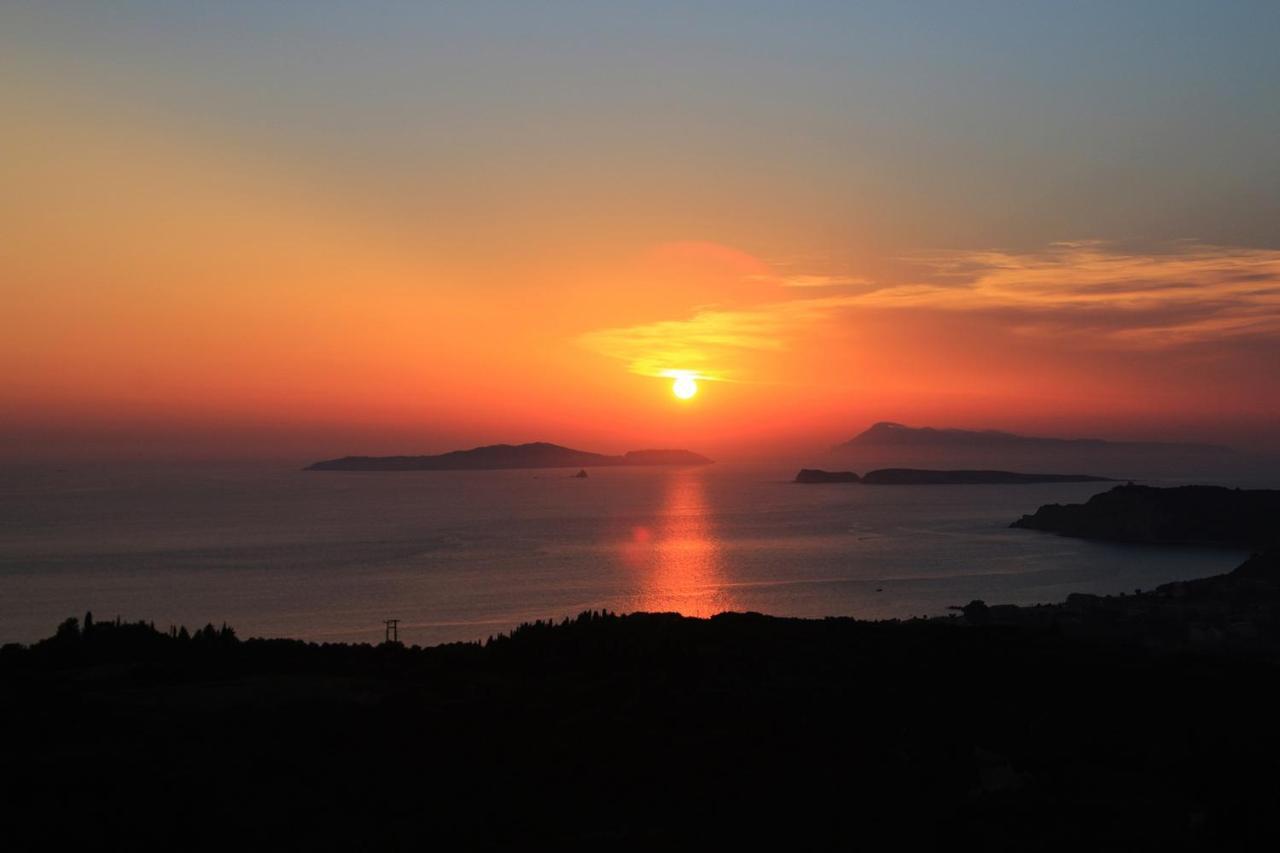 Sunset Sea View 6 *